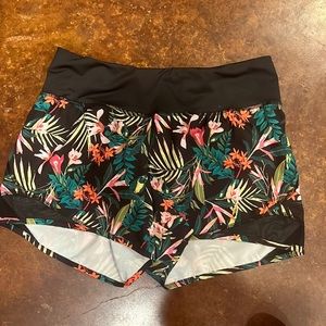 🍁 EUC Old Navy Active shorts 🍁